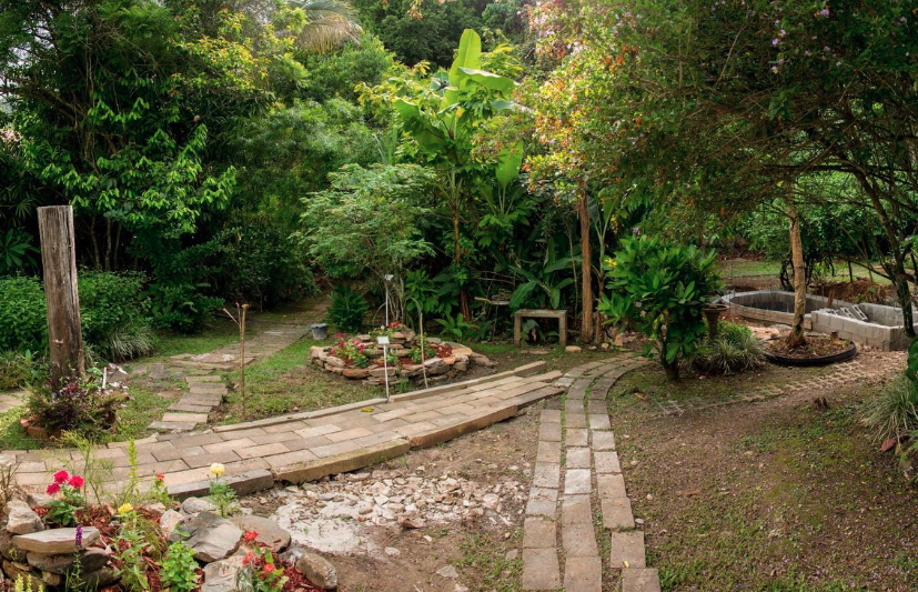 Cafe Mariposa Gardens